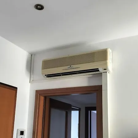 Finestre Verdi Appartamento Con Parcheggio Ronchi Dei Legionari Esterno foto