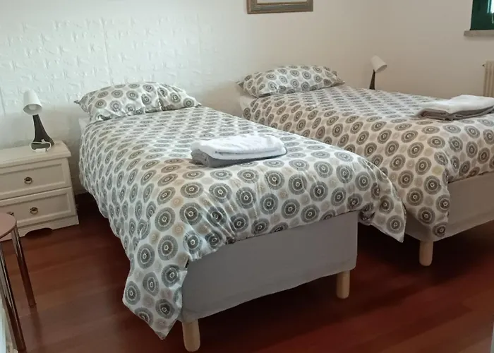Finestre Verdi Appartamento Con Parcheggio